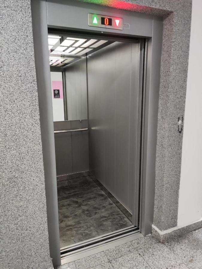 Apartmani Sarah 2 Tuzla Exteriör bild