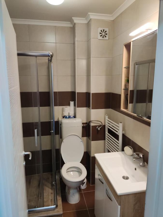 Apartmani Sarah 2 Tuzla Exteriör bild