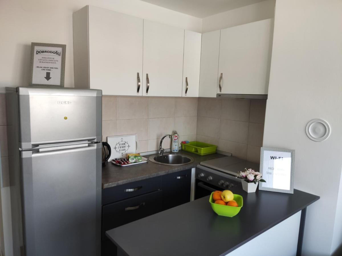 Apartmani Sarah 2 Tuzla Exteriör bild