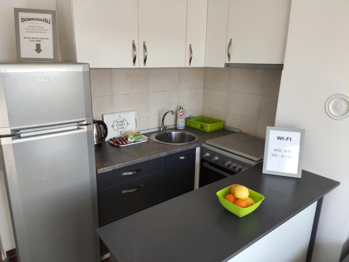 Apartmani Sarah 2 Tuzla Exteriör bild