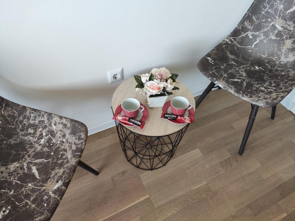 Apartmani Sarah 2 Tuzla Exteriör bild